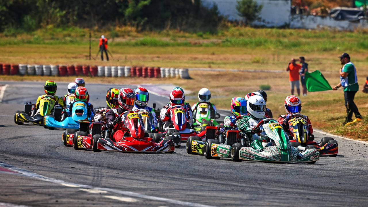 Karting 4. ayakta nefes kesen mücadele yaşandı