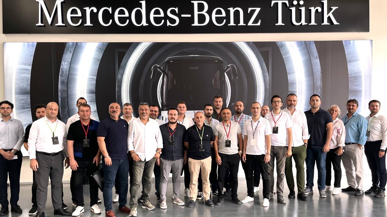 Mercedes-Benz Türk, verdiği eğitimler ile hem müşteri memnuniyetine hem de bayi çalışanlarının gelişimine yatırım yapmaya devam ediyor