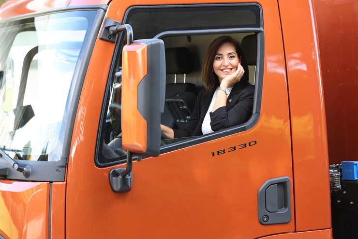 Ford Trucks, Kadın Kamyon Şoför Akademisi ile Kadınlar Direksiyona Geçiyor