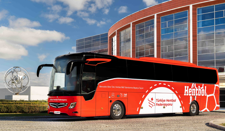 A Milli Hentbol Takımlarının Resmi Ulaşım Sponsoru: Mercedes-Benz Türk