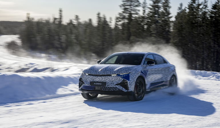 Alpine A390, Kutup Koşullarında Test Ediliyor