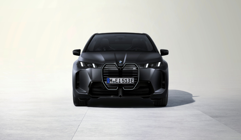 Yeni BMW iX Yenilenen Tasarımıyla Yollarda