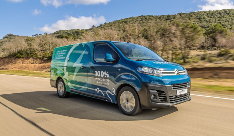 Stellantis Pro One’dan Hafif Ticari Araçların Elektrikli Dönüşümü İçin Qinomic ile Dev İş Birliği