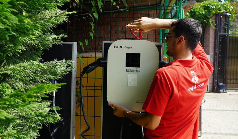 Hatalı Kurulan Elektrikli Araç Şarj İstasyonları, Yapı Güvenliğini Tehdit Ediyor