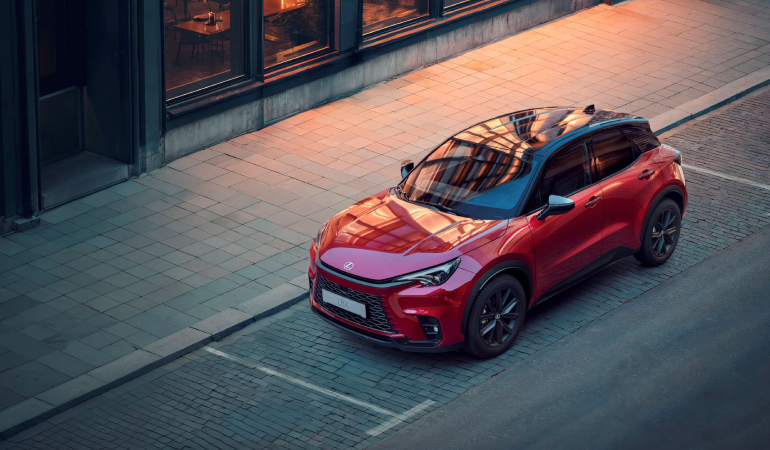 Lexus, LBX’in Limitli Yeni Versiyonu Vibrant Edition’ı Tanıttı