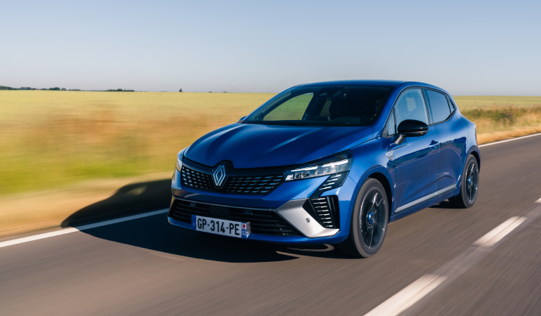 Renault, Zirvenin Tek Sahibi Olmaya Devam Ediyor