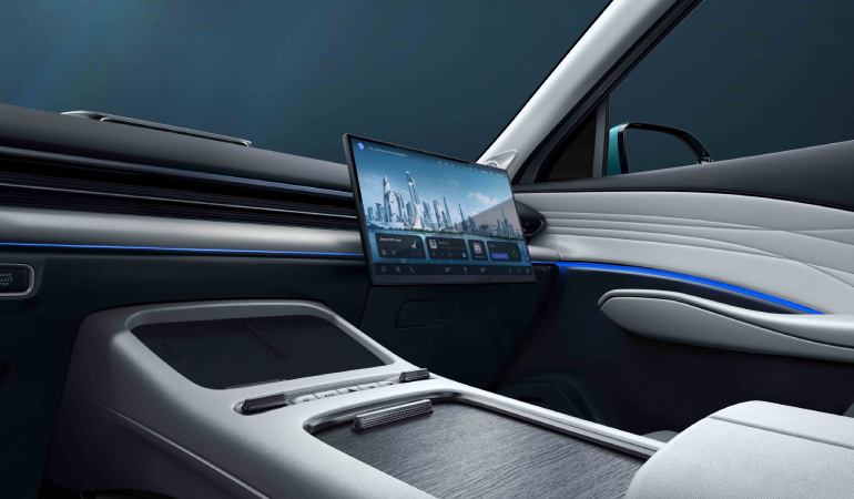 OMODA 7 Star Track Kayar Ekranı ve Ultra Sessiz VIP Kabini ile Teknolojiyi Zirveye Taşıyor