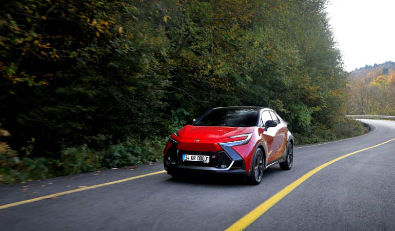 Toyota C-HR Hybrid GR SPORT ile Sportif Kimliğini Güçlendiriyor