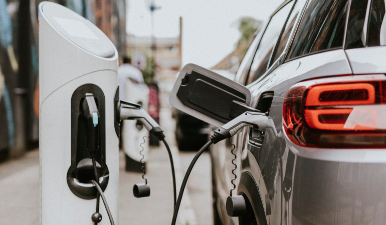 Elektrikli ve Hibrit Araçların Payı 2025’te Yüzde 44’e Ulaştı