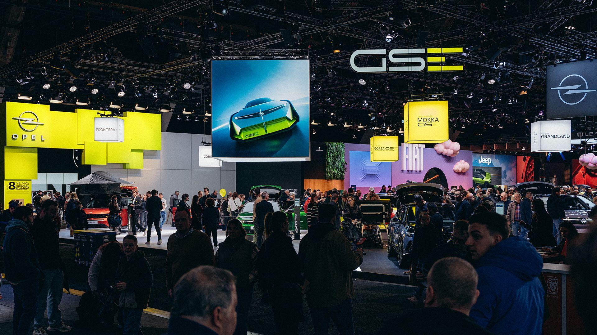 Opel Yeni Astra’yı Elektrikli 454 Kilometre Menzil İle Tanıttı