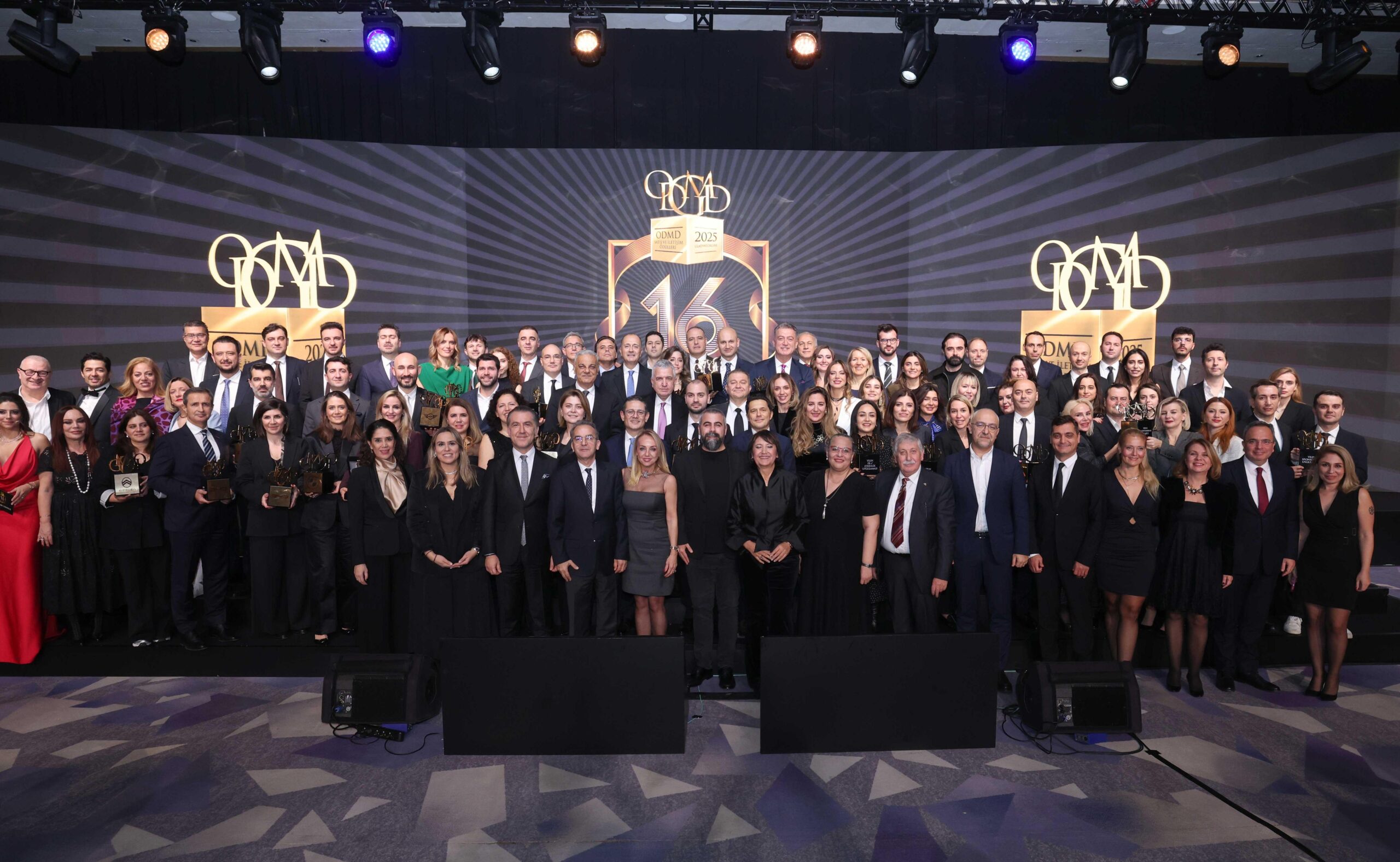 Türkiye Otomotiv Pazarı 1.4 Milyon Satışla 2025’i Rekorla Kapattı