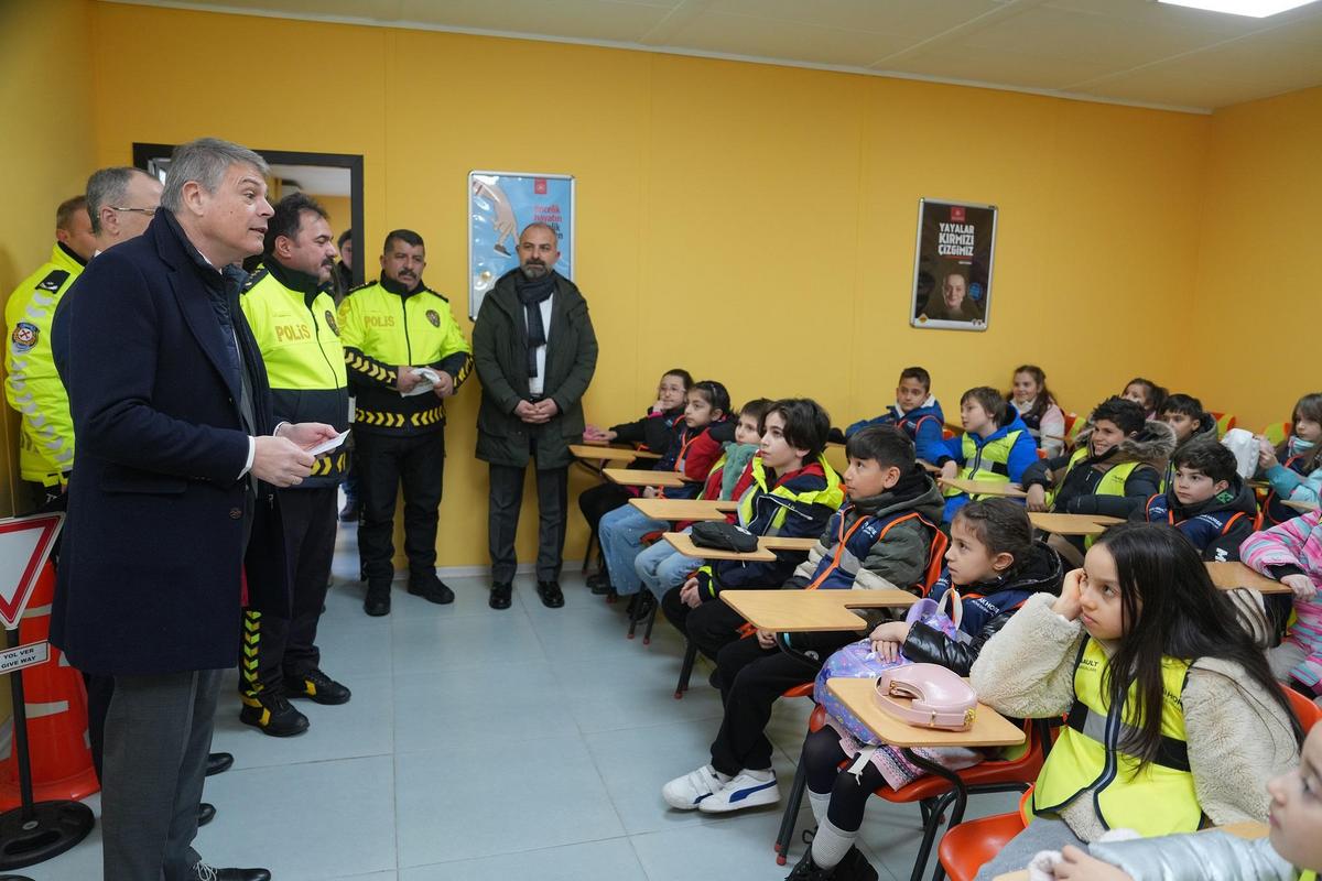 Oyak Renault’dan Trafikte Erken Güvenlik Bilinci İçin 1.Proje