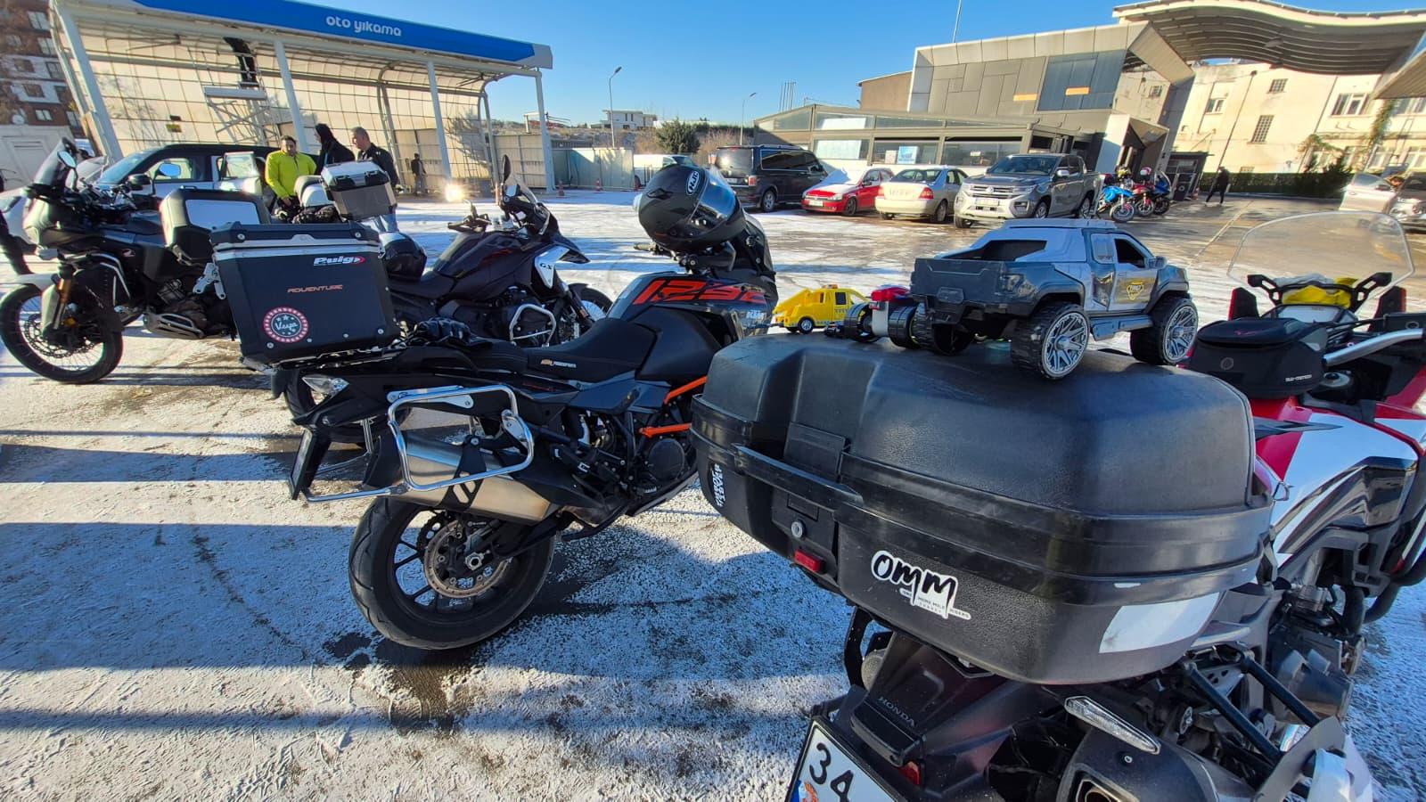 OMM Riders Mad Run Etkinliğiyle Oyuncakları Çocuklara Ulaştırdı