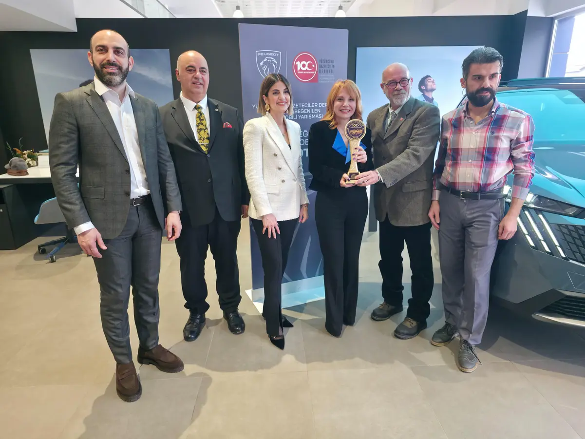 Peugeot 3008 Zirvede: 370 Gazeteci Oy Verdi