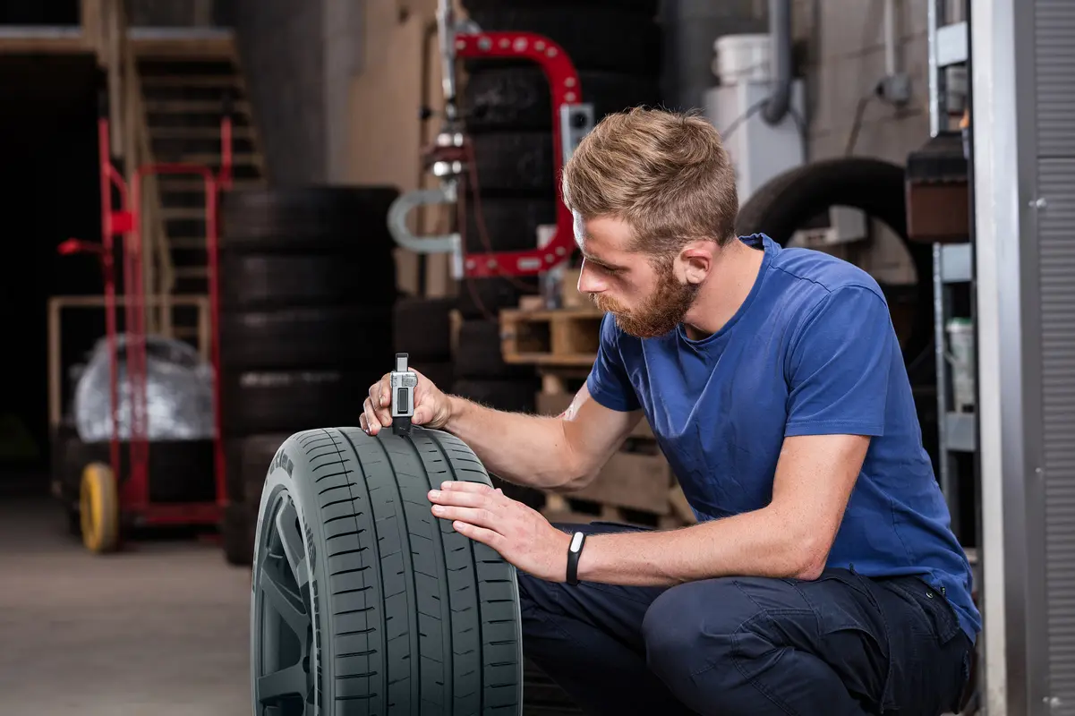 Mevsime Uygun Lastik: Güvenli Sürüşün Sırrı