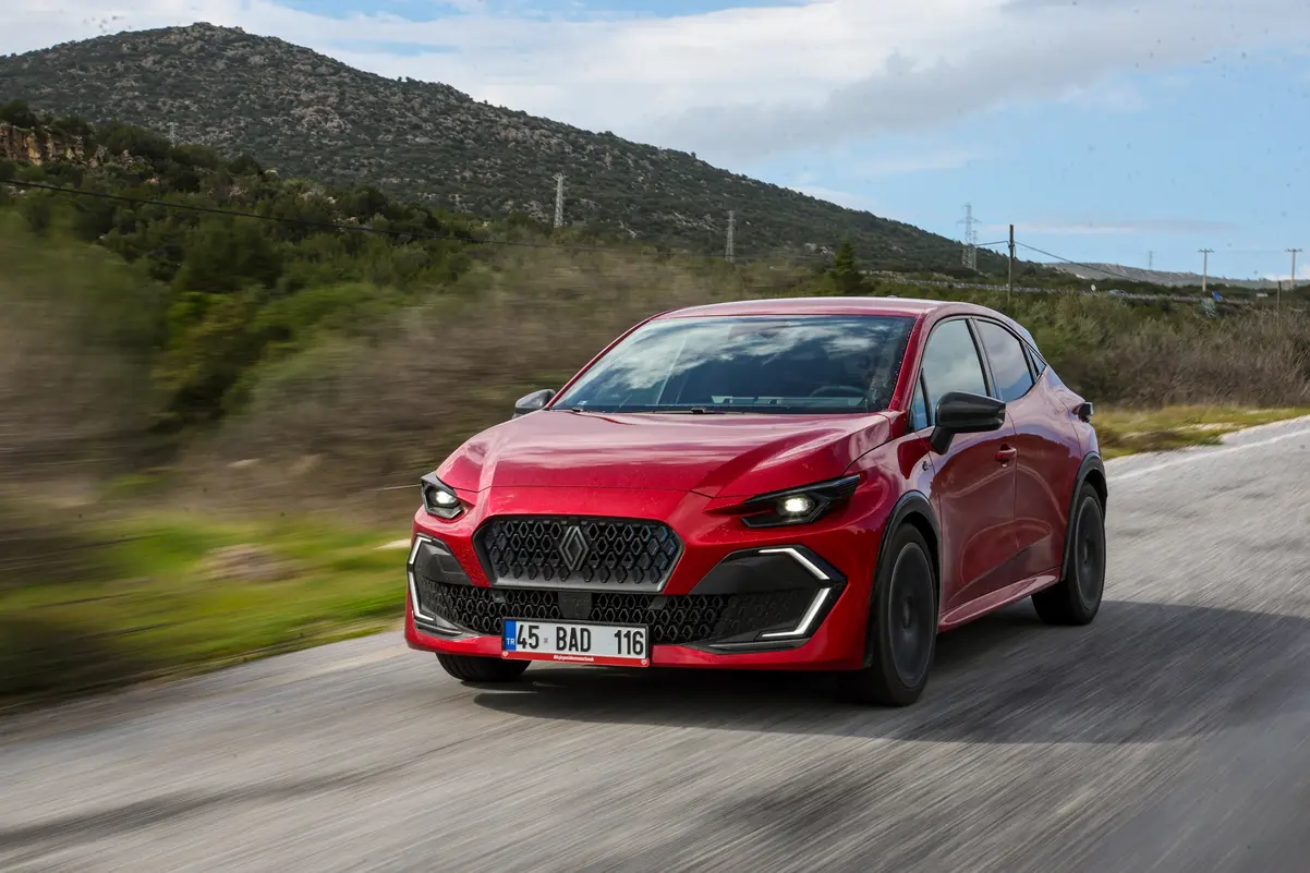 Renault Clio Yine Zirvede: İlk Çeyrekte Lider
