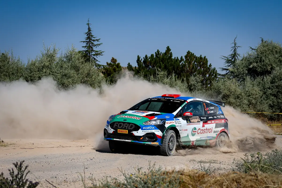 Castrol Ford Türkiye Rallide Zirve Yolunda