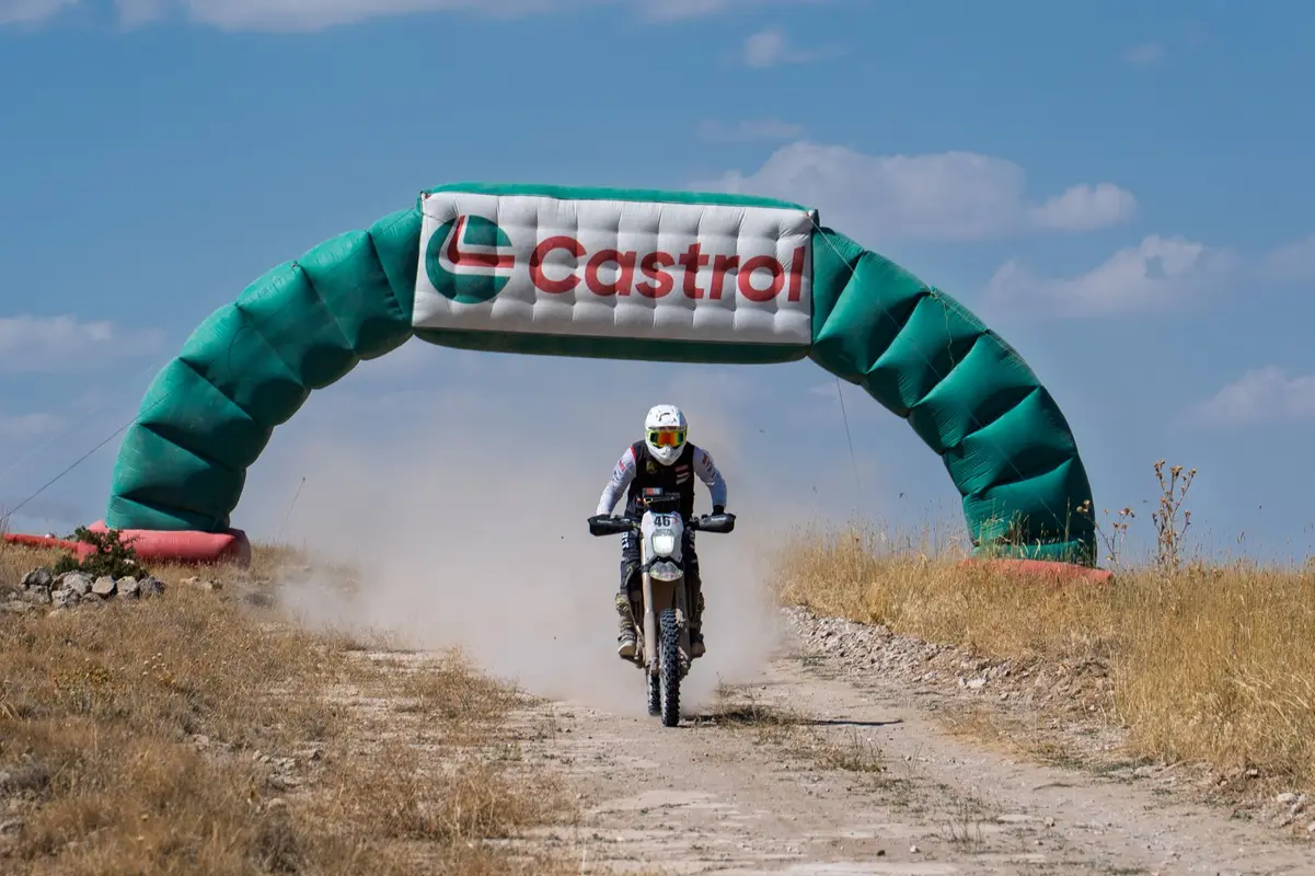 Dünyanın en zorlu rallisinde Castrol farkı