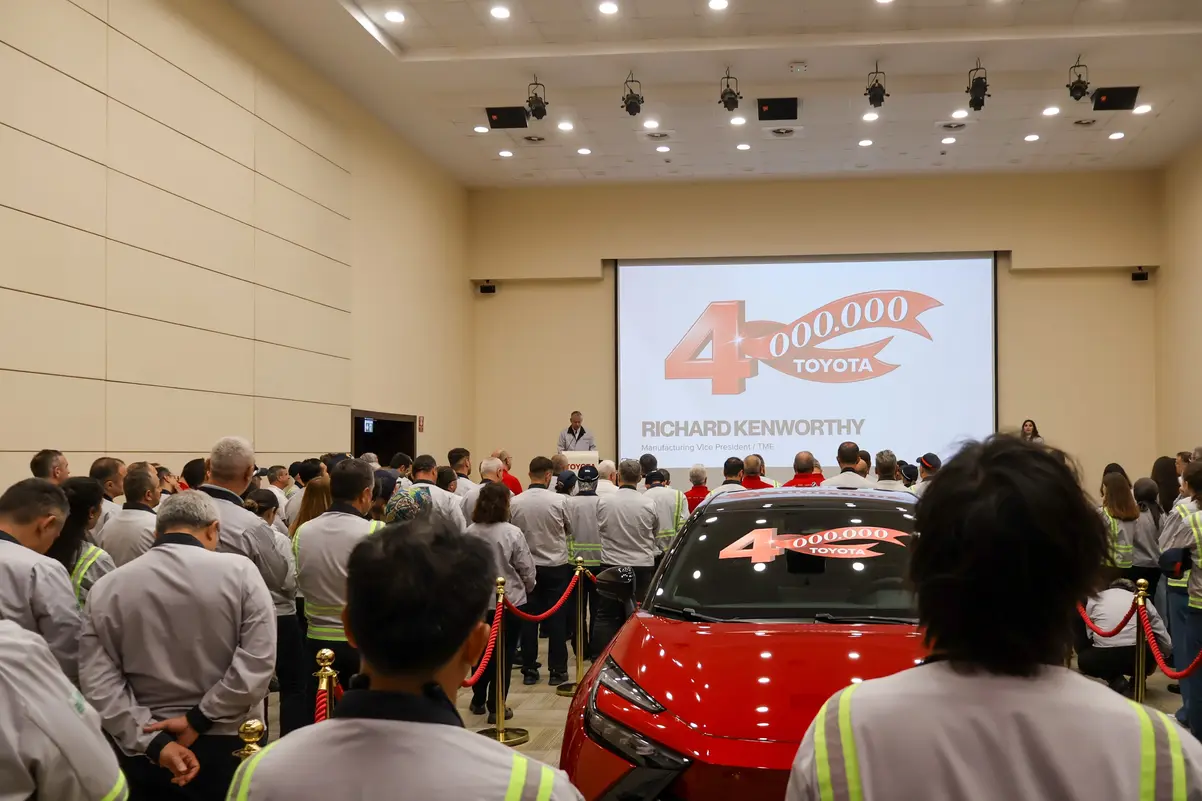 Toyota Sakarya’da 4 milyonuncu aracı banttan indirdi