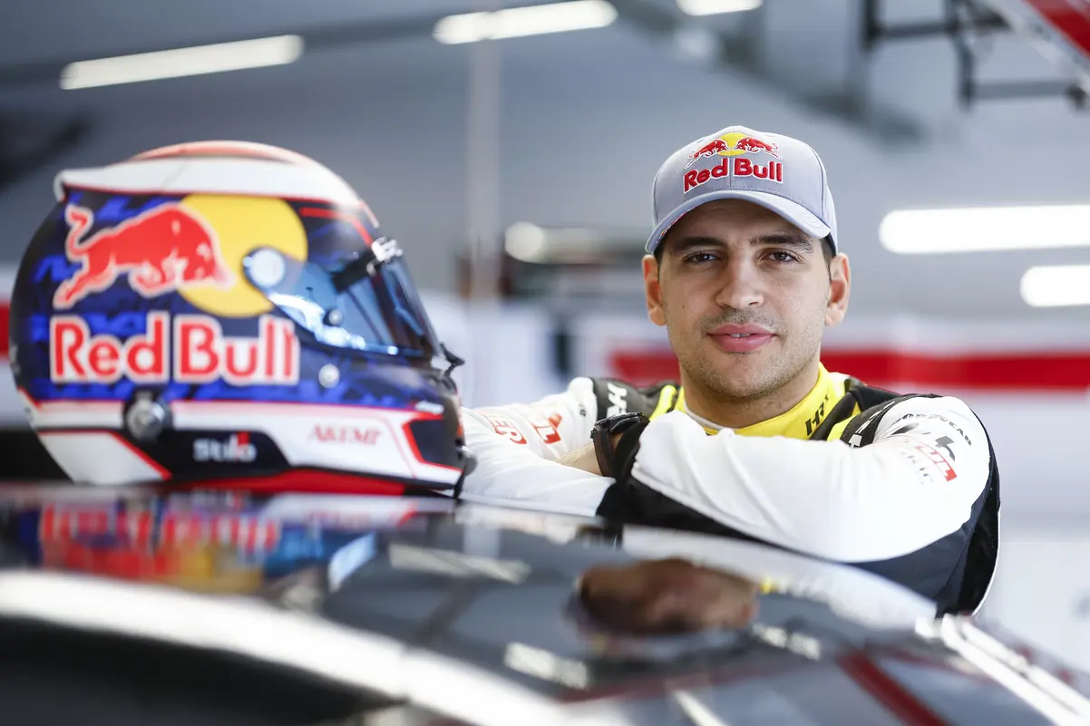 Red Bull’dan üst düzey podyum gösterisi