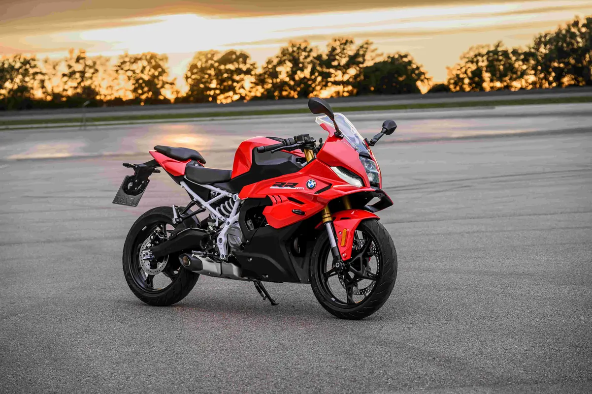 BMW F 450 RR ile supersport prestijini yaşayın